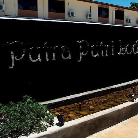 Putra Putri Lodge Kangar Bagian luar foto